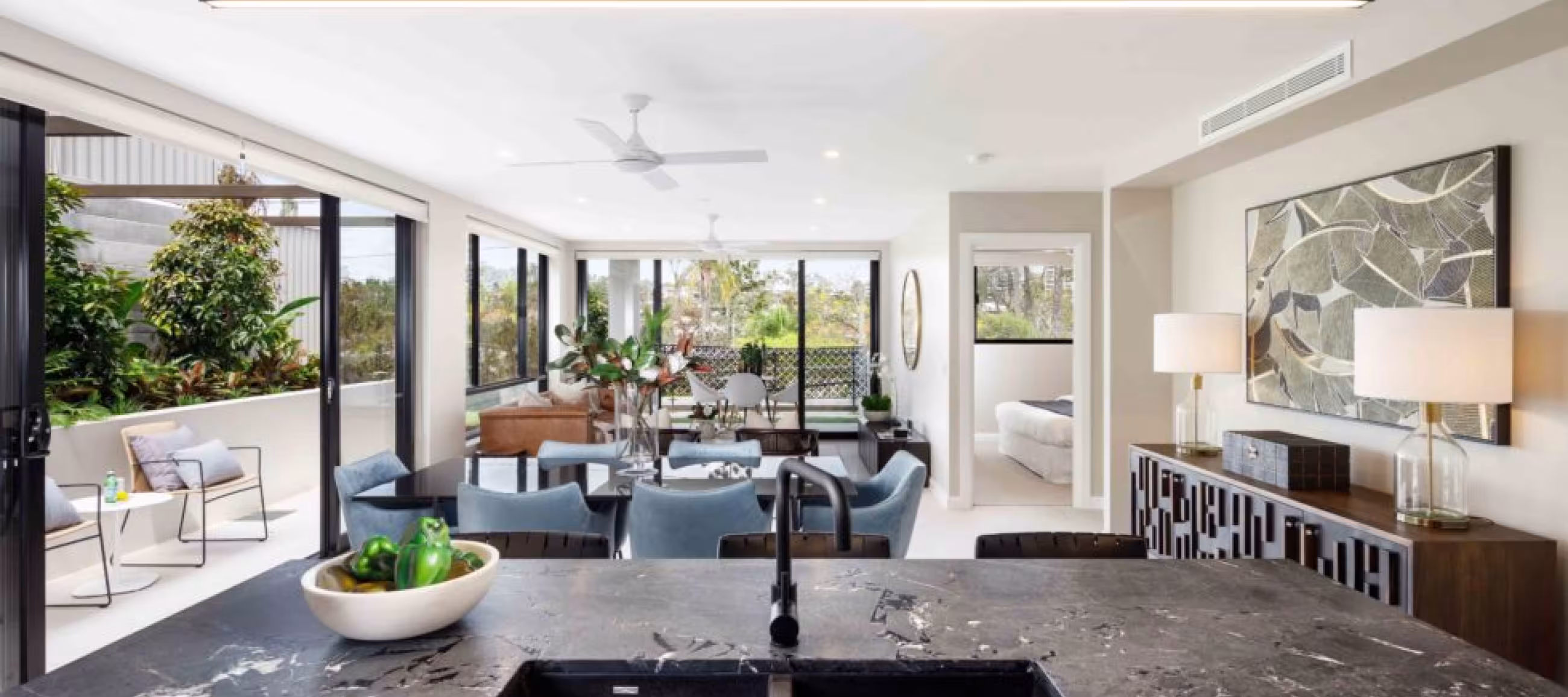 kitchen-to-outside-pshop-lo-res-980&#215;653