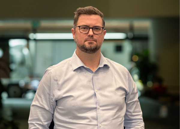 This is a picture of Brett Butler and he's a senior portfolio manager at GPS Investment Fund and the background is all blurry and it's very profesh.